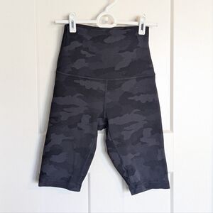 Lululemon Align 10" Biker Shorts - Black Camo sz 4